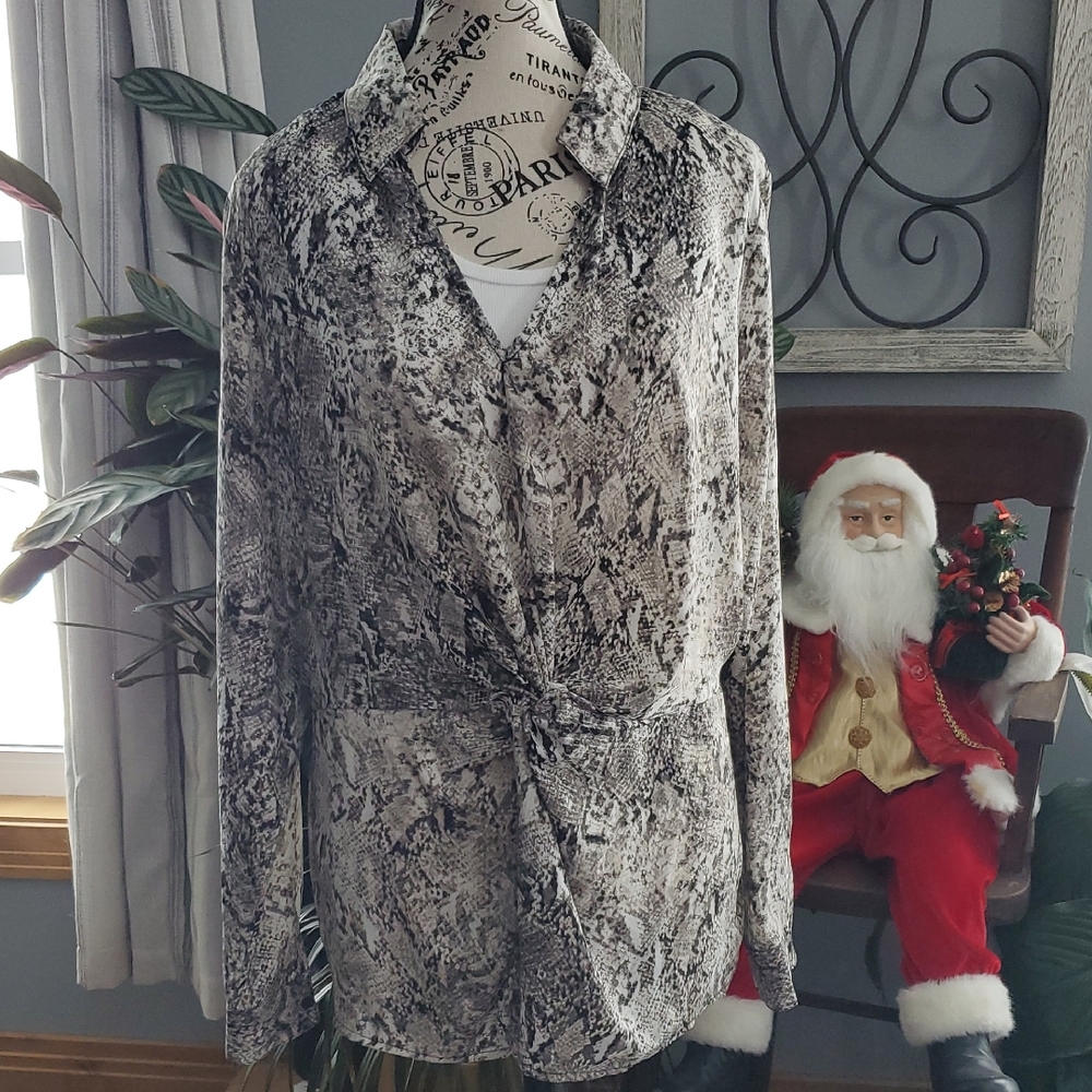 Apt. 9 Black and Gray Blouse Size Xl